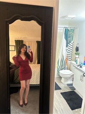 XTRA SMALL Oh Polly Long Sleeve V-Neck Bodycon Dress in Burgundy